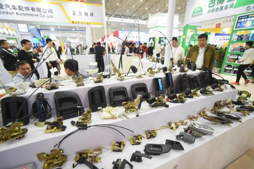 1700多家企業(yè)帶拳頭產(chǎn)品來漢，“辦汽配展離不開武漢”(圖3)