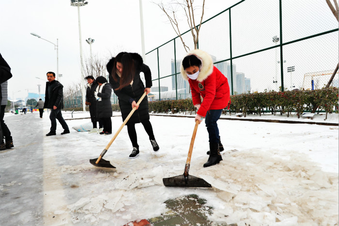 一場(chǎng)雪，體育中心美得不要不要的 但最美的風(fēng)景還是他們(圖9)