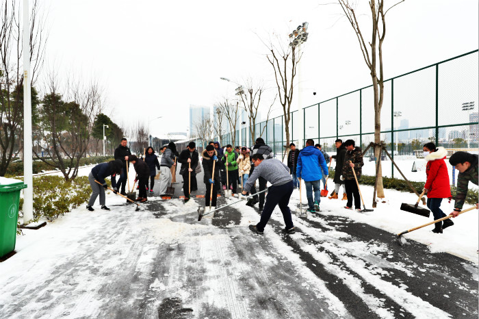 一場(chǎng)雪，體育中心美得不要不要的 但最美的風(fēng)景還是他們(圖13)