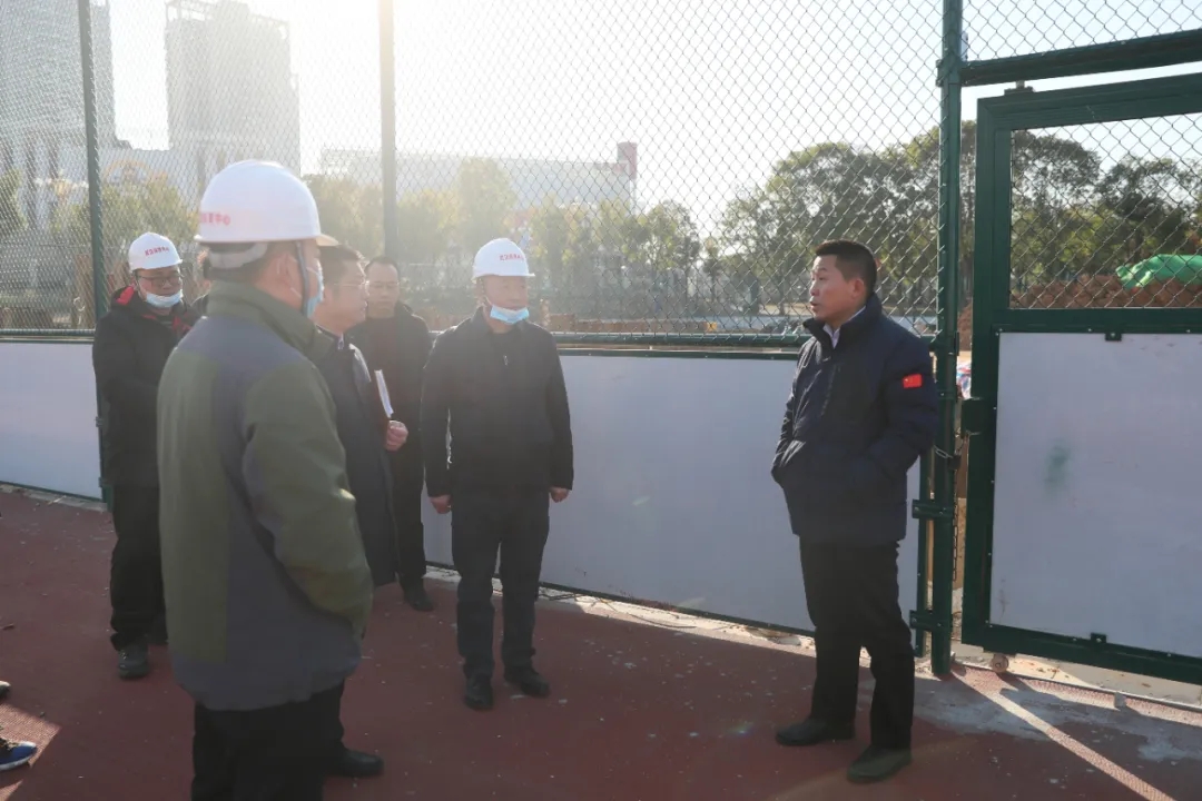 公司領(lǐng)導(dǎo)檢查軍運(yùn)會賽后利用項(xiàng)目建設(shè)(圖7) 公司領(lǐng)導(dǎo)檢查軍運(yùn)會賽后利用項(xiàng)目建設(shè)(圖7)